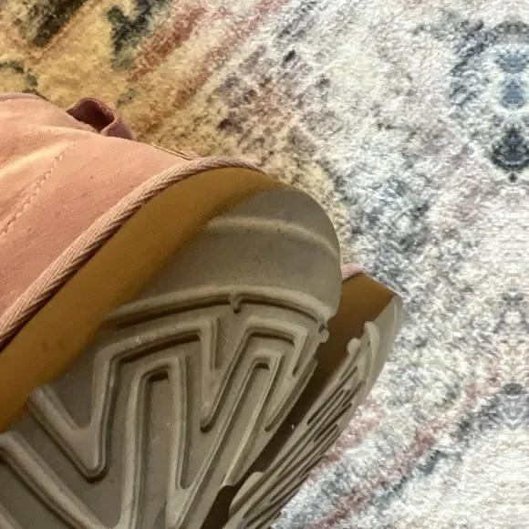 Youth’s UGG Boots Classic Mini II Sz 4 Pinkish Purple Suede Ankle Booties - Picture 9 of 12